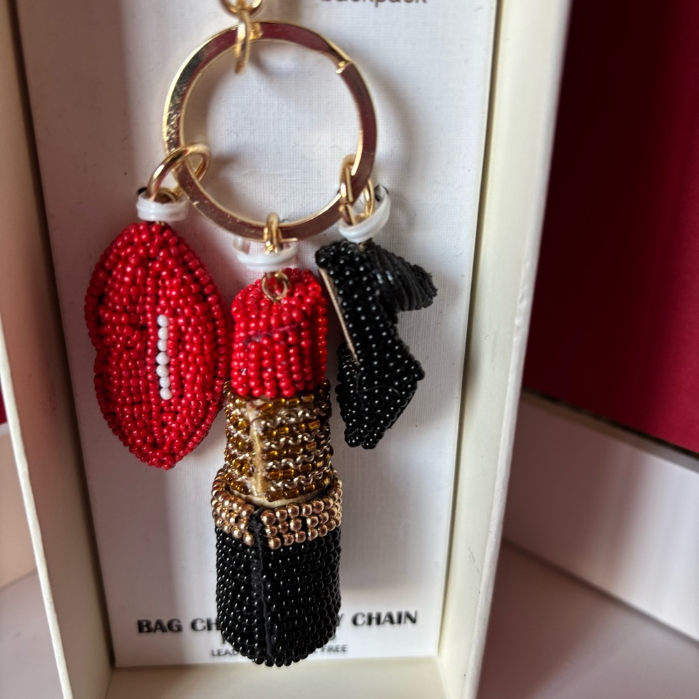 HANDBAG CHARM by Haute Hippie -hand beaded -lipstick heels, lips NWT - Picture 2 of 5